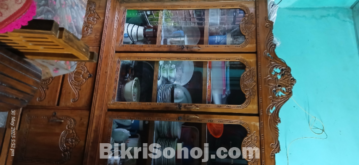 দেয়াল শুকেজ ২ পাটের ভালো কন্ডিশনে আছে
